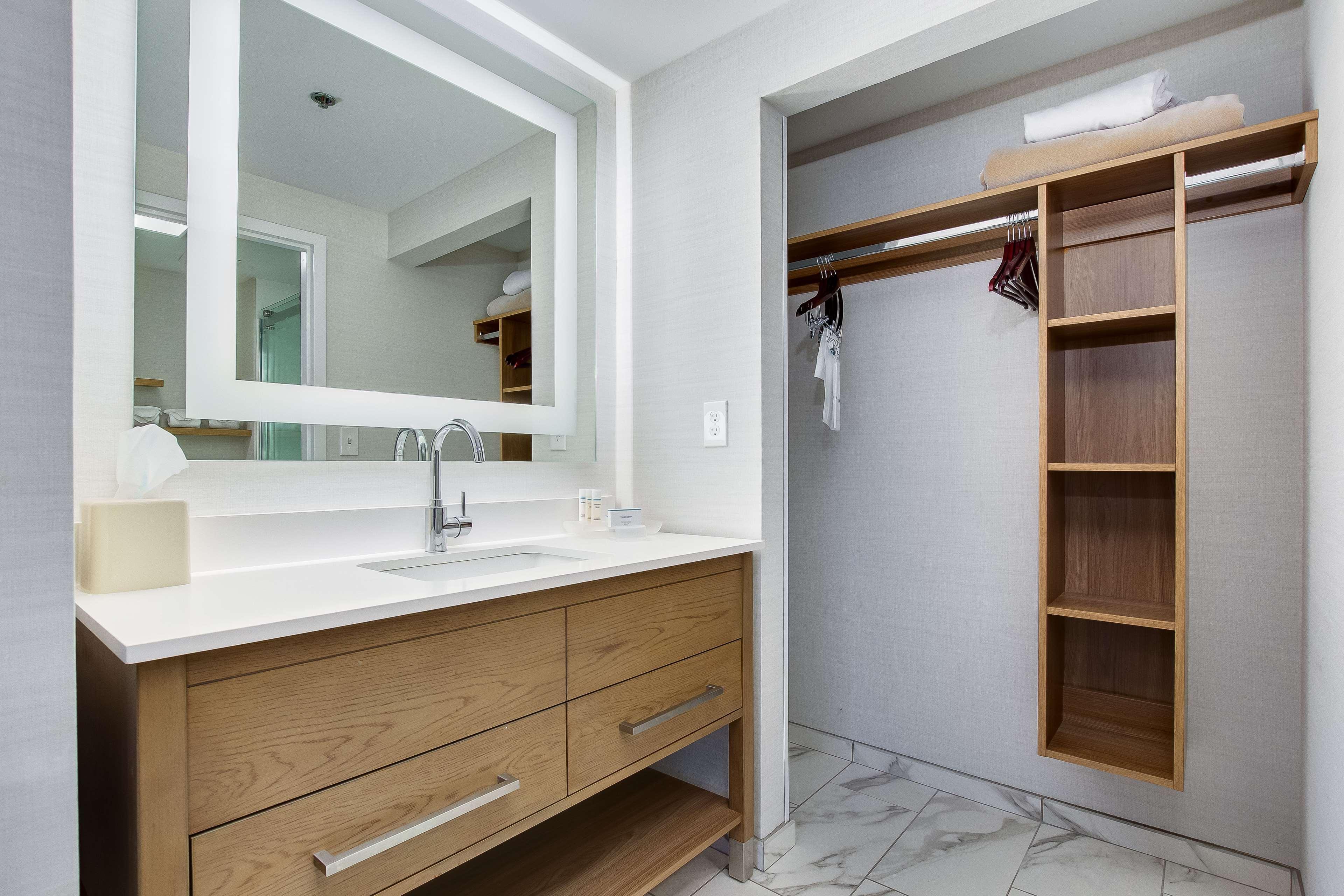 Homewood Suites By Hilton Louisville-East Экстерьер фото