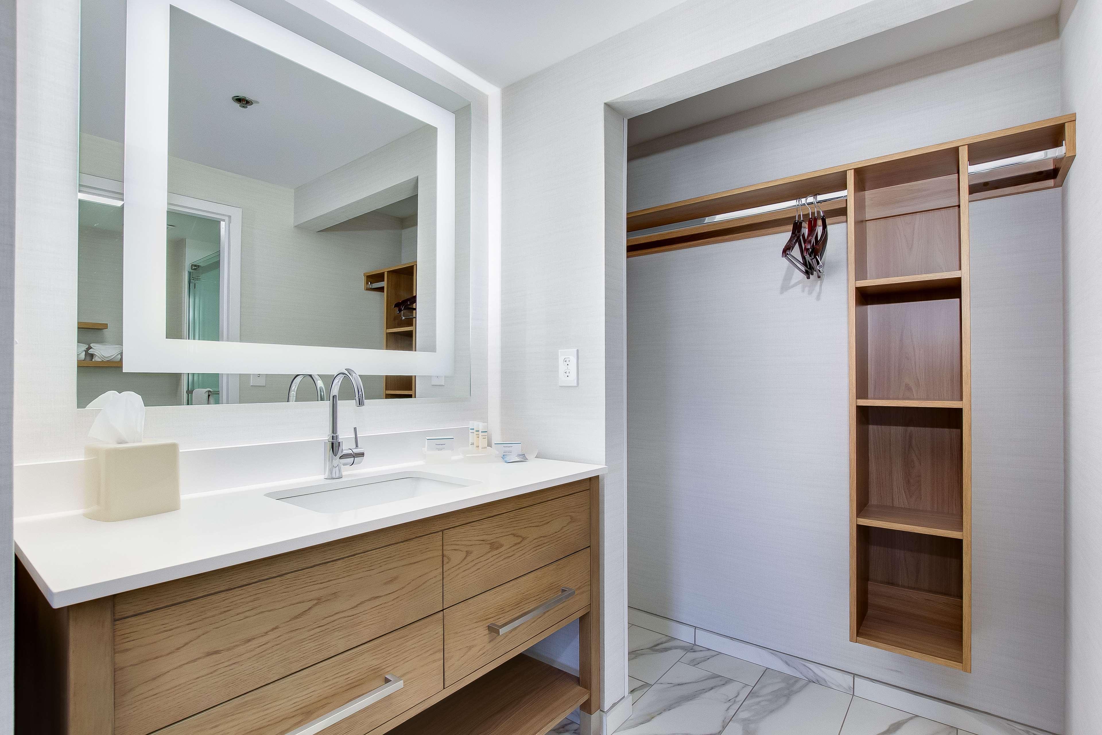 Homewood Suites By Hilton Louisville-East Экстерьер фото