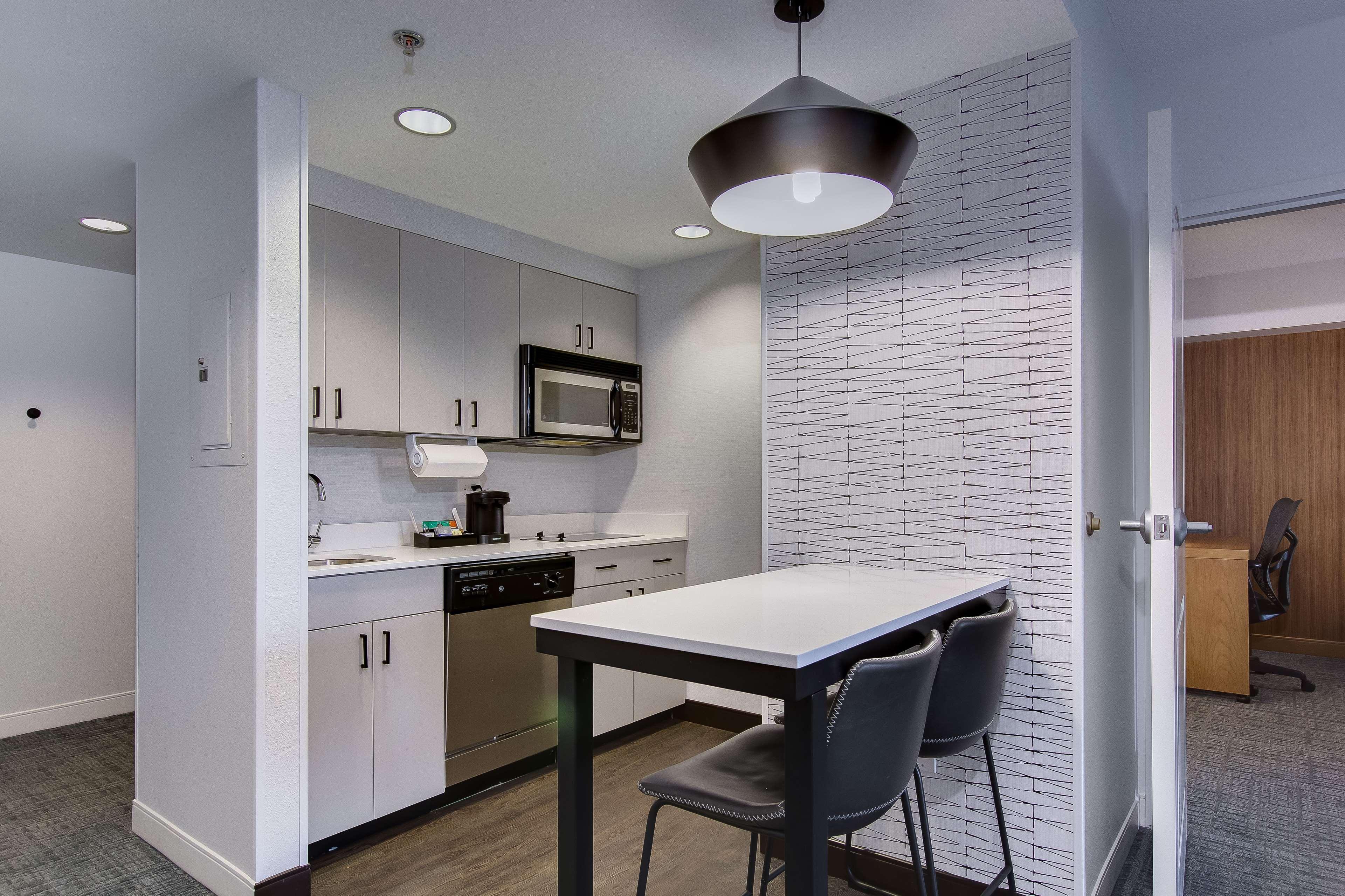 Homewood Suites By Hilton Louisville-East Экстерьер фото
