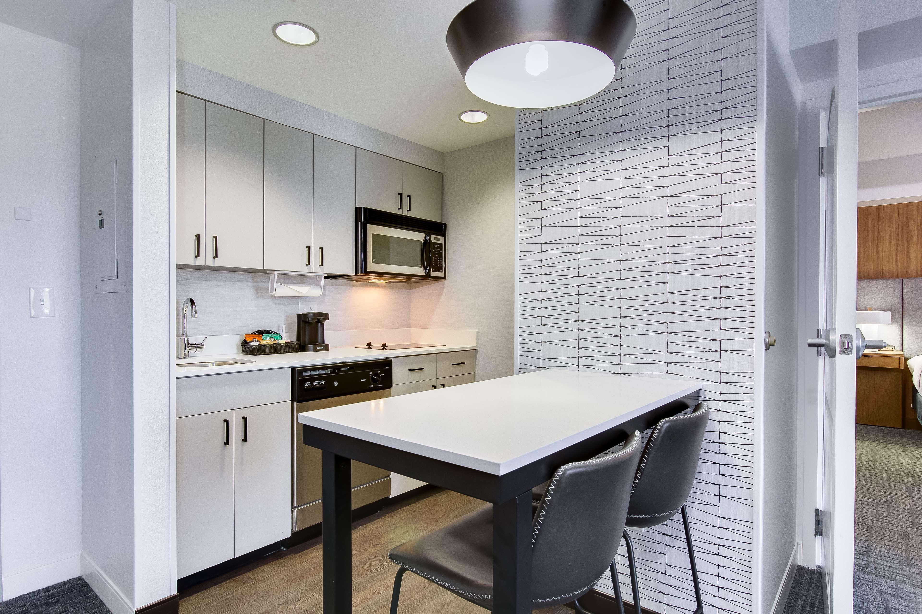 Homewood Suites By Hilton Louisville-East Экстерьер фото